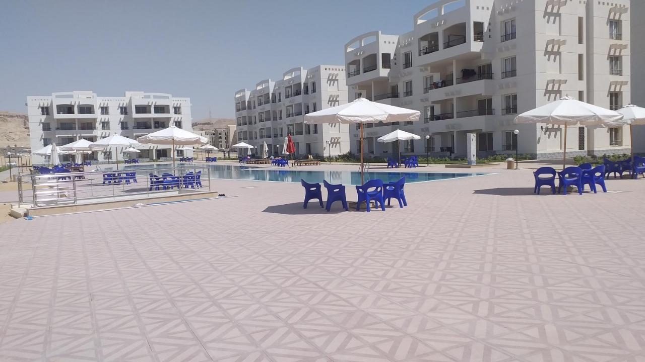 شاليه فرش فندقي بقرية بالميرا بيتش العين السخنه للعائلات Ain Sukhna Bagian luar foto