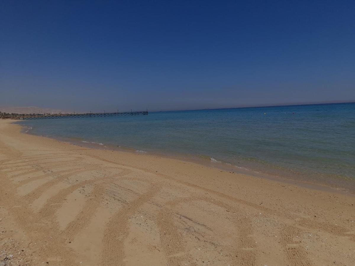 شاليه فرش فندقي بقرية بالميرا بيتش العين السخنه للعائلات Ain Sukhna Bagian luar foto